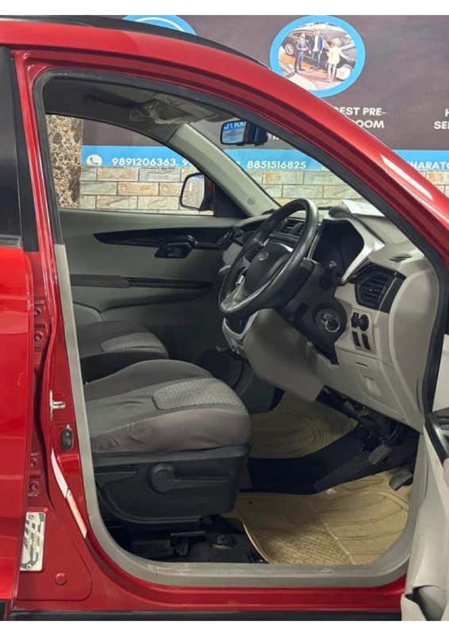 25,000 KMS MAHINDRA KUV 100 K6+ DIESEL (2016)