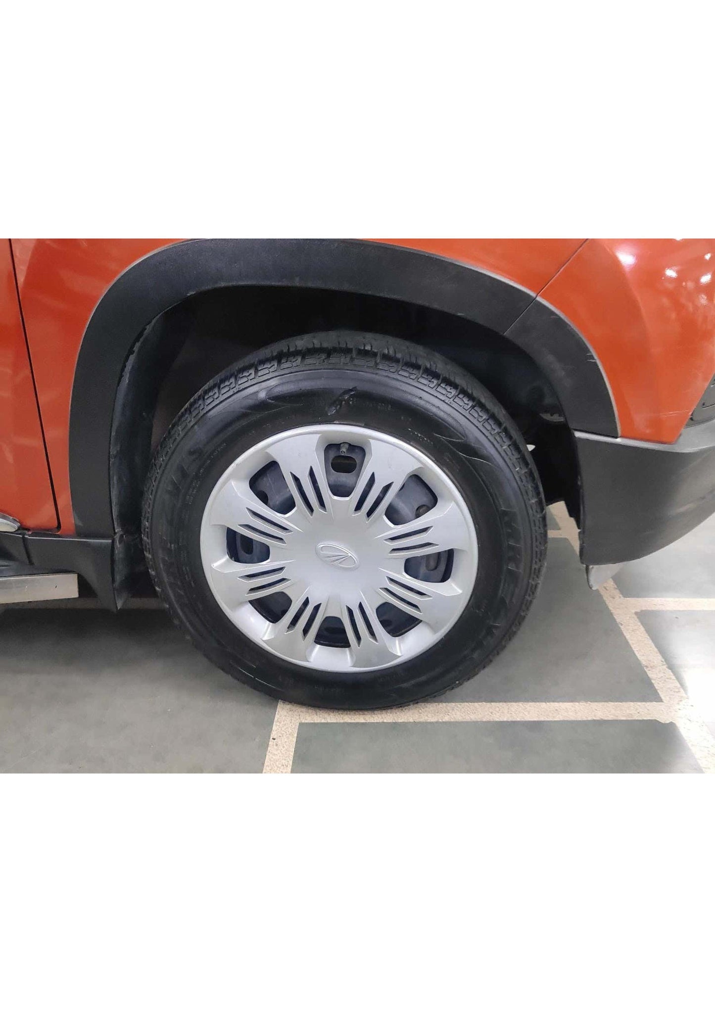 16,000 MAHINDRA KUV 100 K6+ DIESEL (2016)