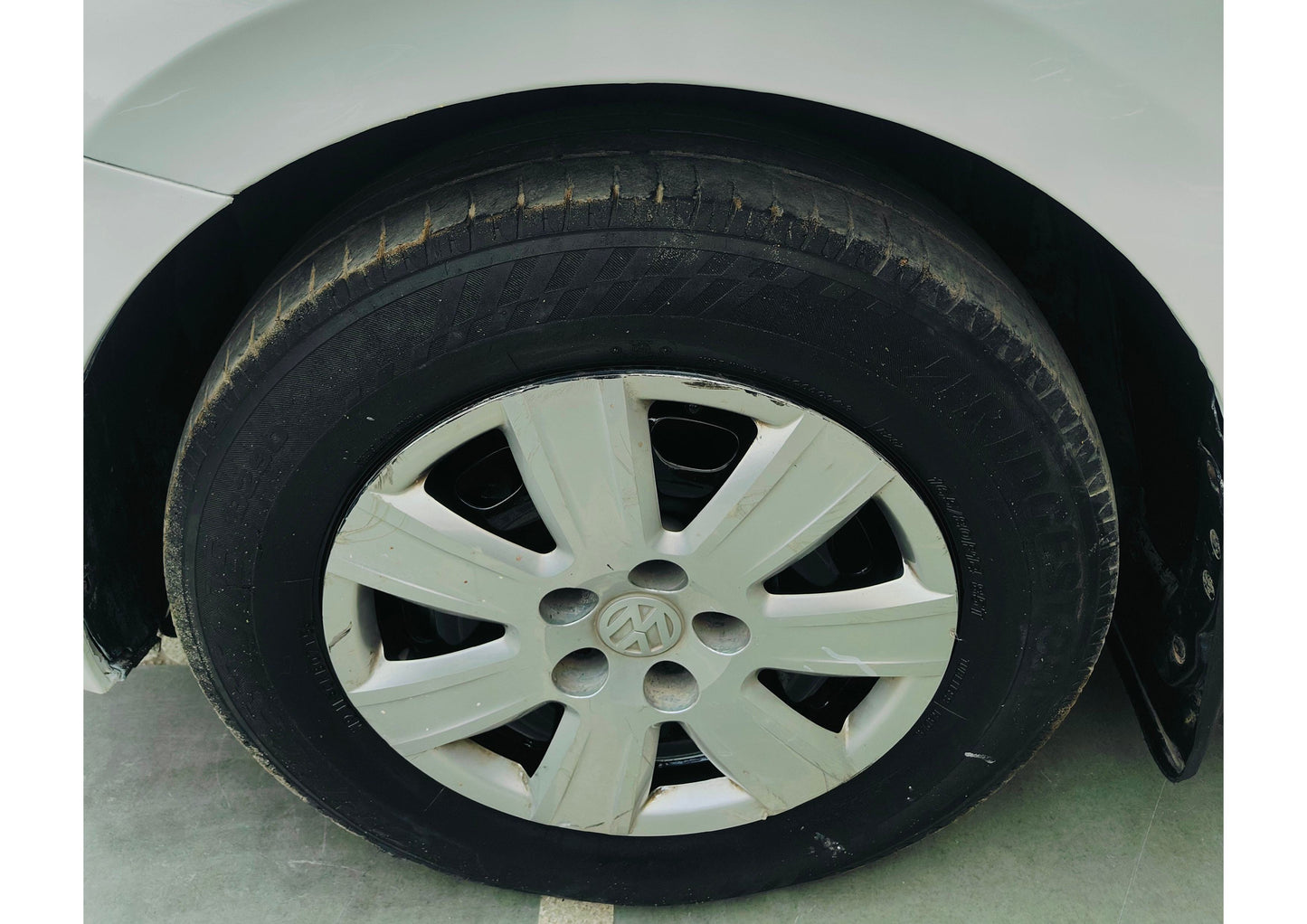 23,000 KMS VOLKSWAGEN POLO TRENDLINE 1.2 PETROL (2012)