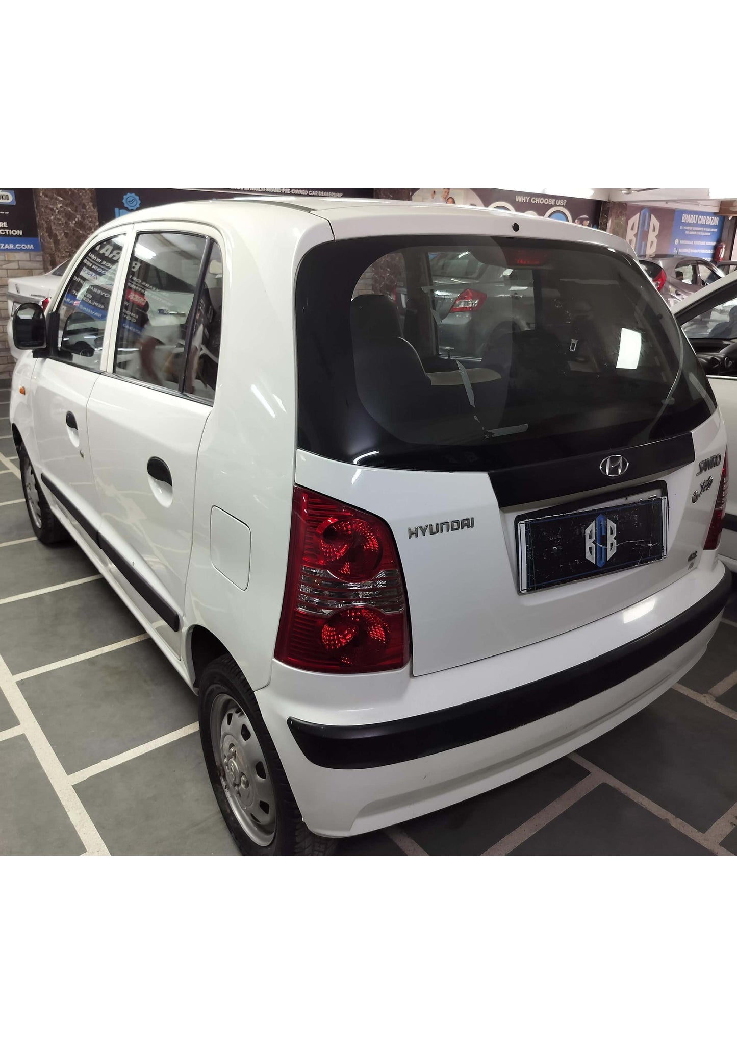 27,000 KMS HYUNDAI SANTRO GL PETROL (2011)