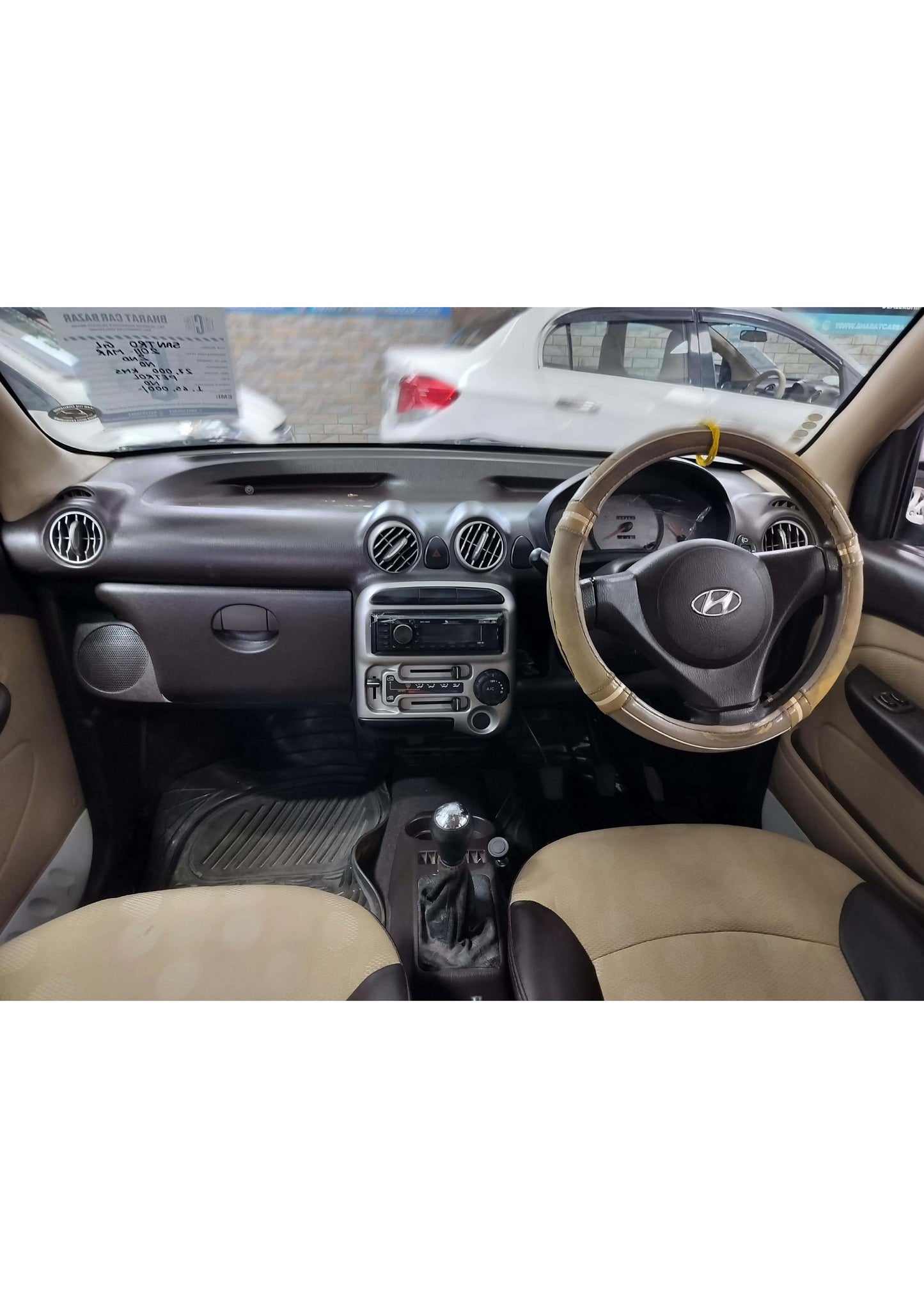 27,000 KMS HYUNDAI SANTRO GL PETROL (2011)