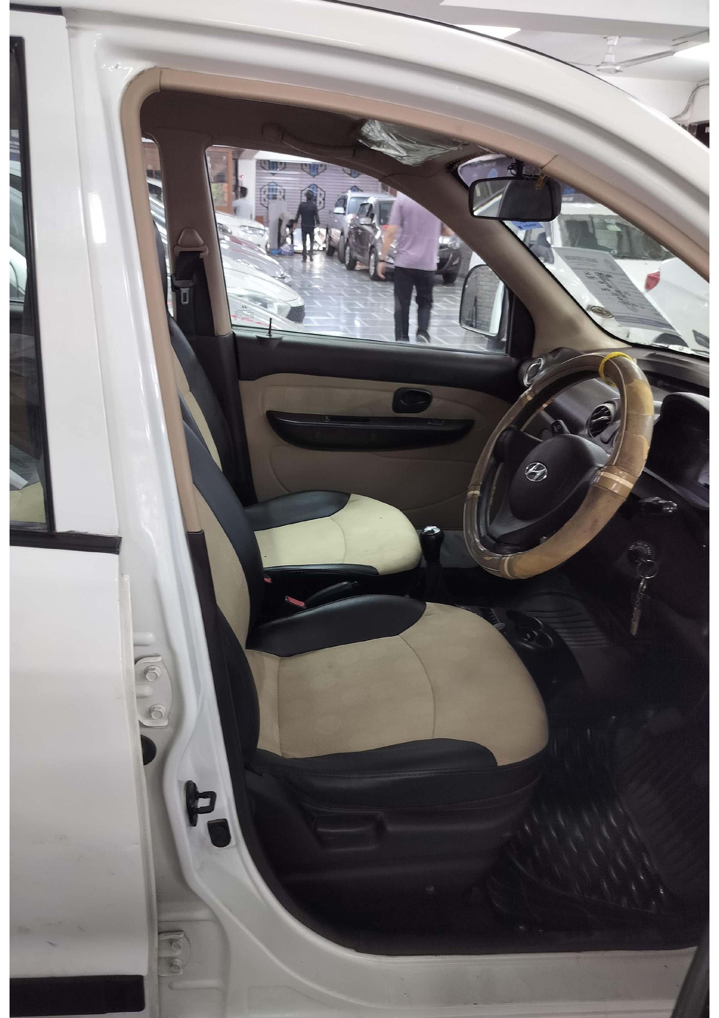 27,000 KMS HYUNDAI SANTRO GL PETROL (2011)