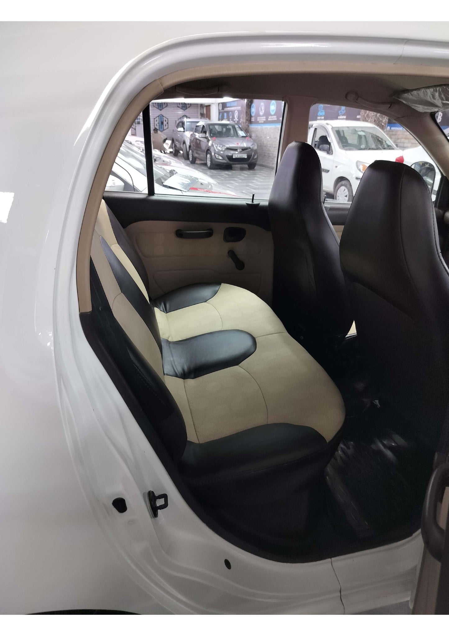 27,000 KMS HYUNDAI SANTRO GL PETROL (2011)