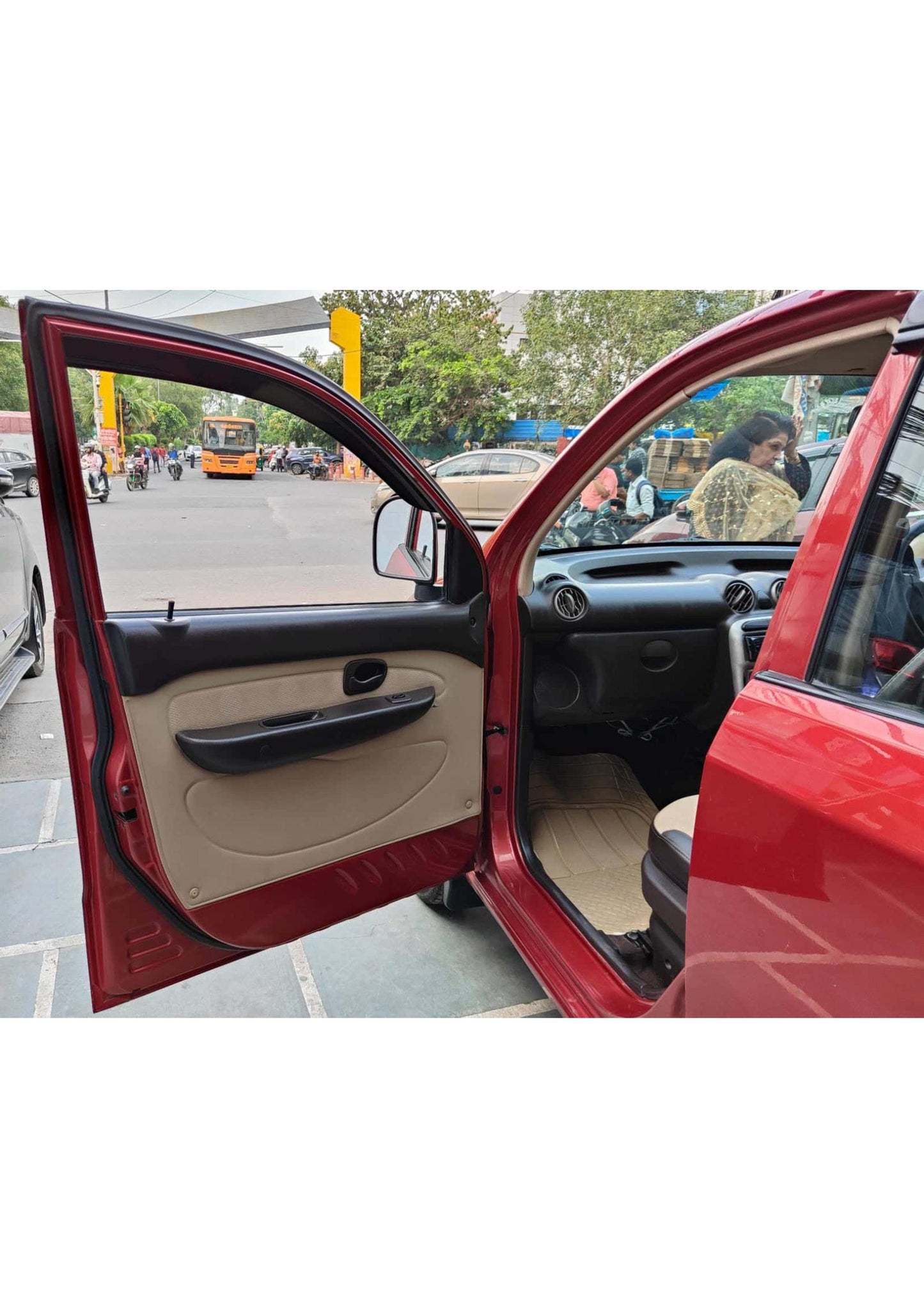 HYUNDAI SANTRO GL PLUS PETROL (2012)