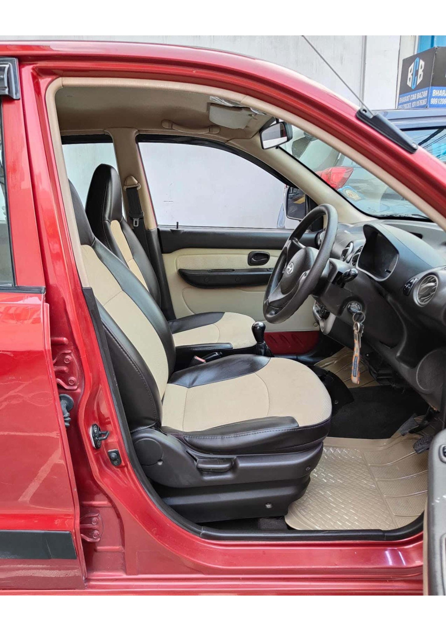 HYUNDAI SANTRO GL PLUS PETROL (2012)