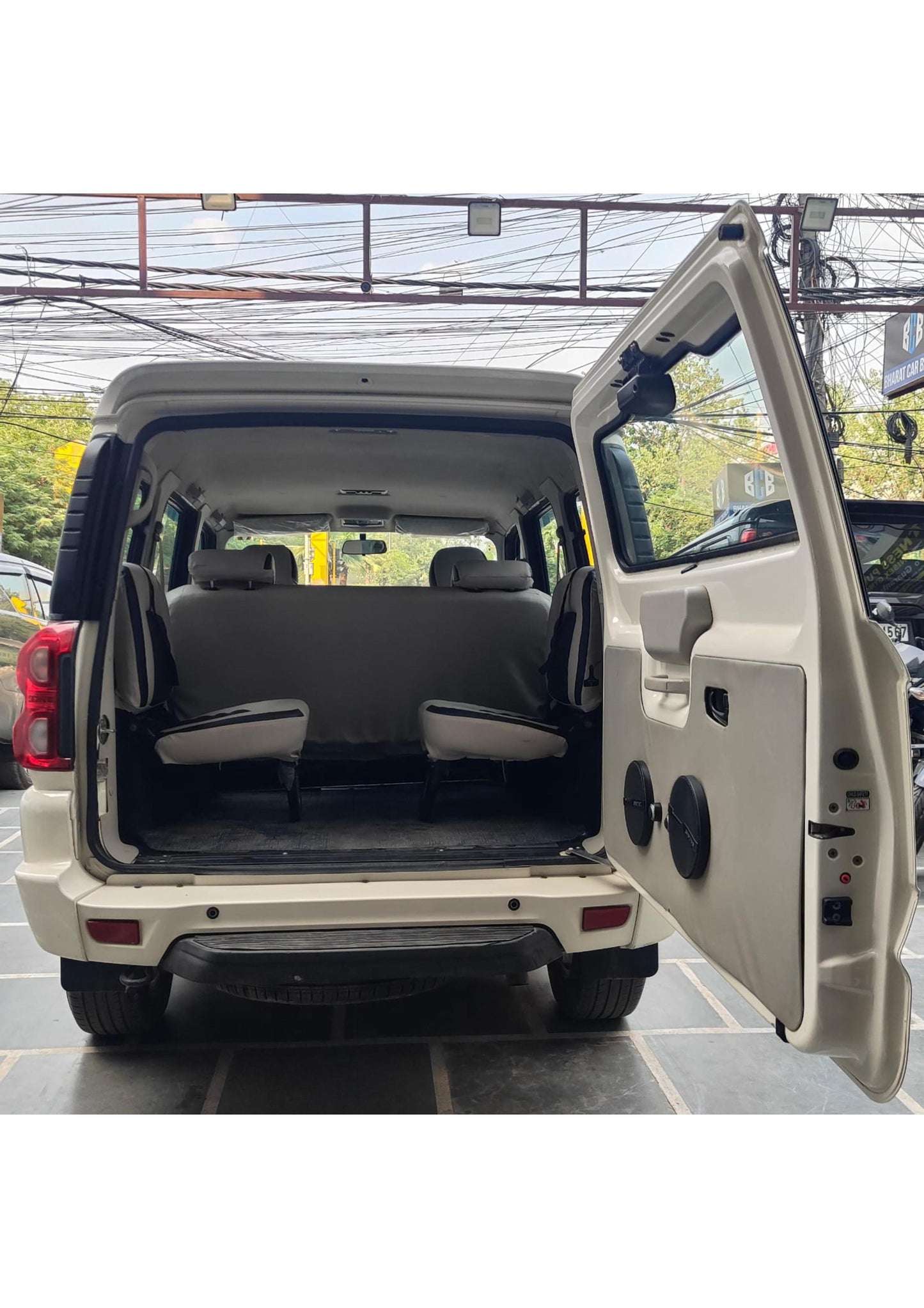 21,000 KMS MAHINDRA SCORPIO S4 DIESEL (2020)
