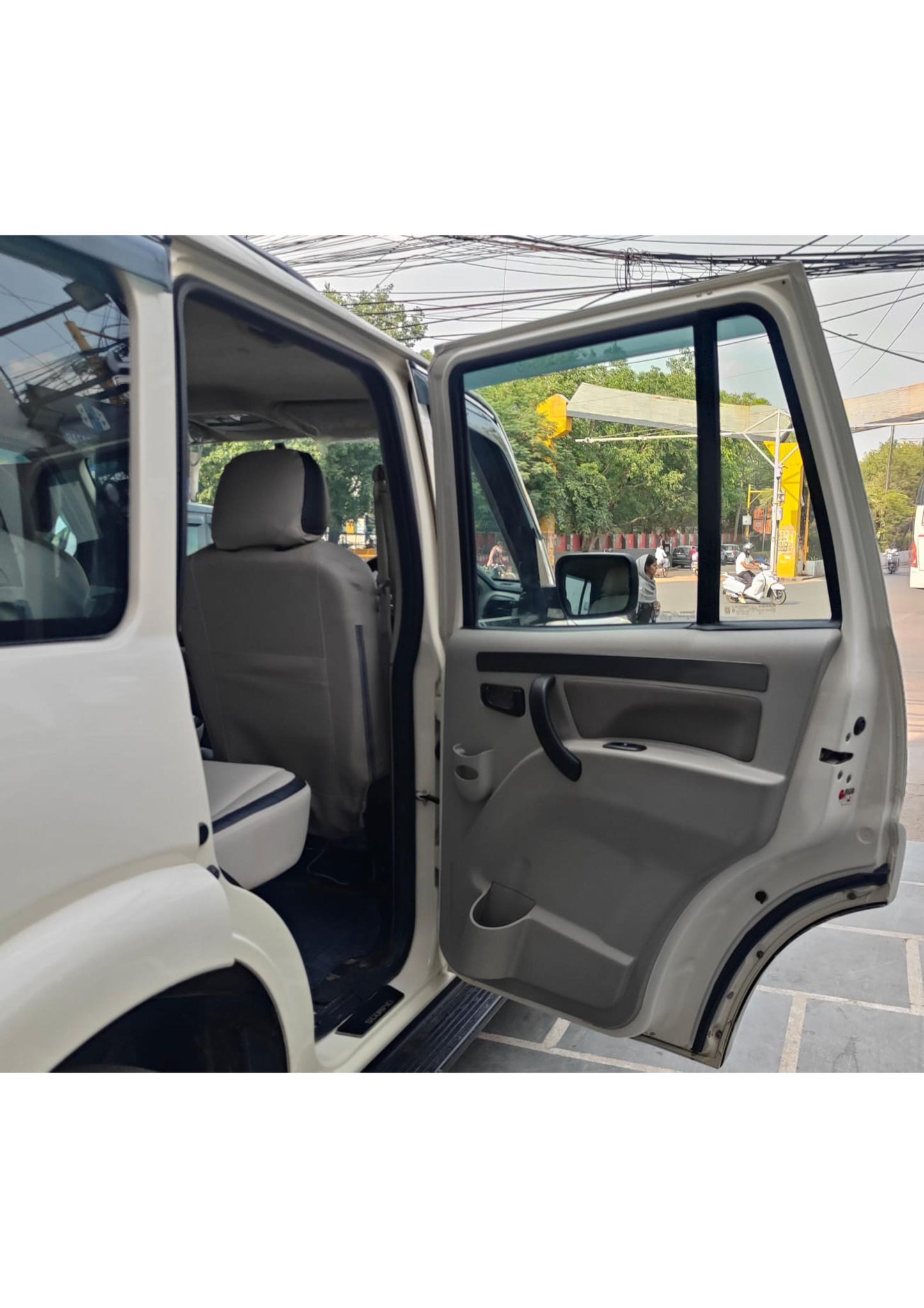 21,000 KMS MAHINDRA SCORPIO S4 DIESEL (2020)