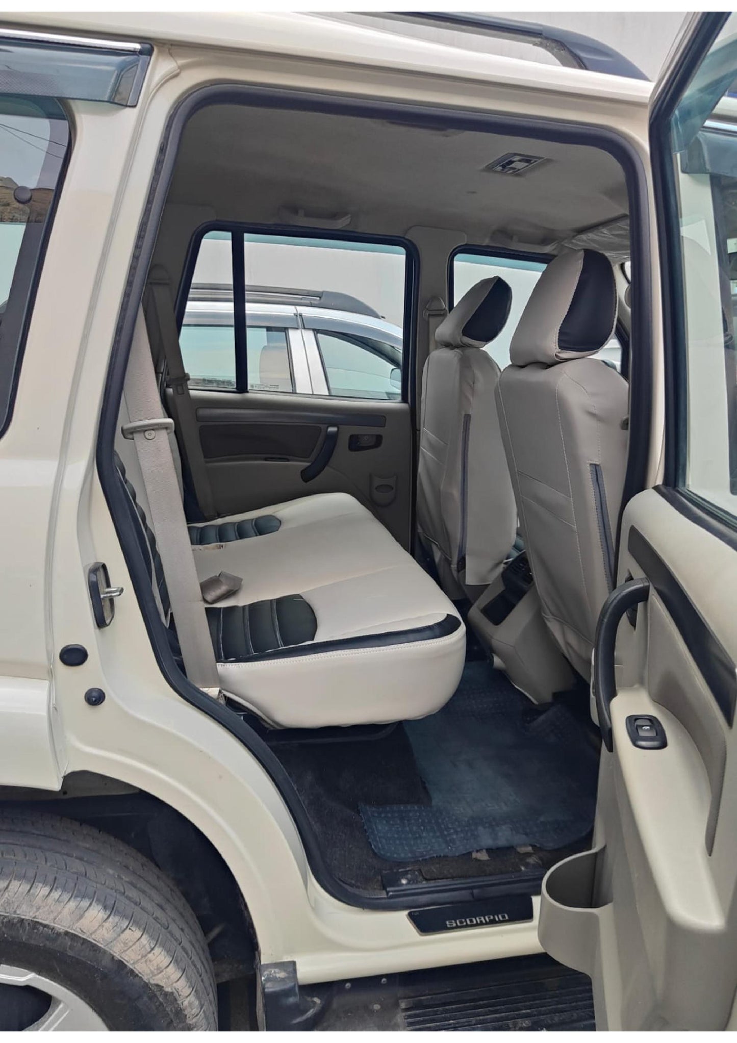21,000 KMS MAHINDRA SCORPIO S4 DIESEL (2020)
