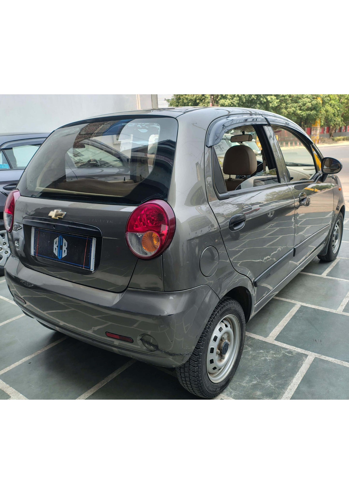 13,000 KMS CHEVROLET SPARK 1.0 LS PETROL (2011)