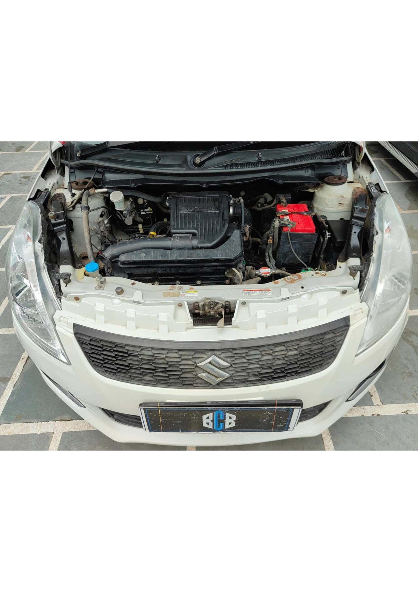 25,000 KMS MARUTI SWIFT LXI (O) PETROL (2017)