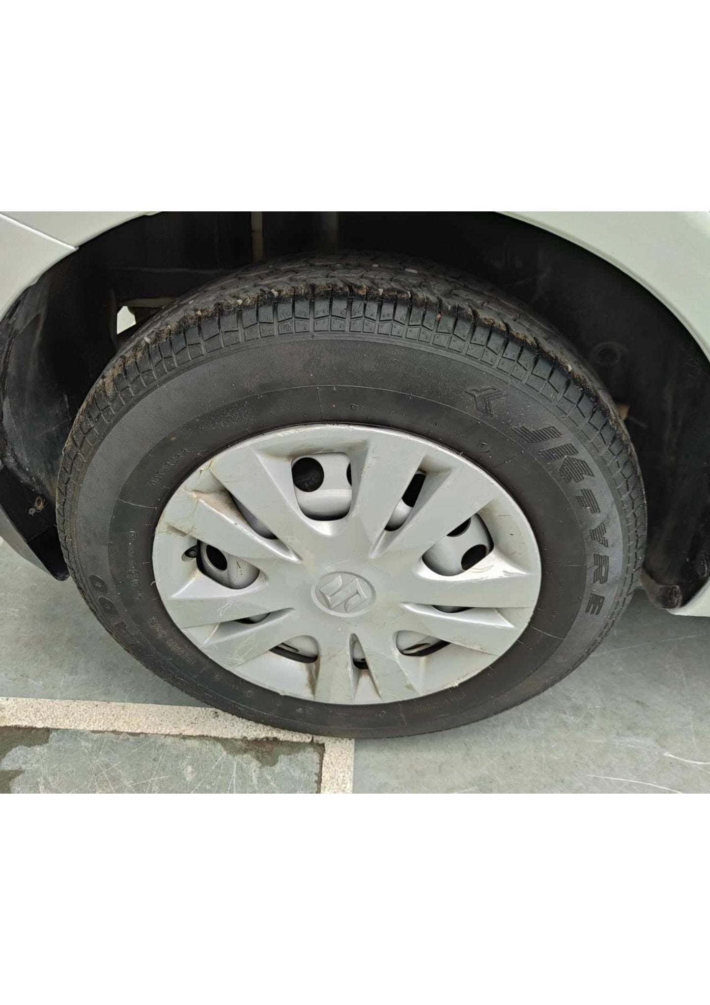 25,000 KMS MARUTI SWIFT LXI (O) PETROL (2017)