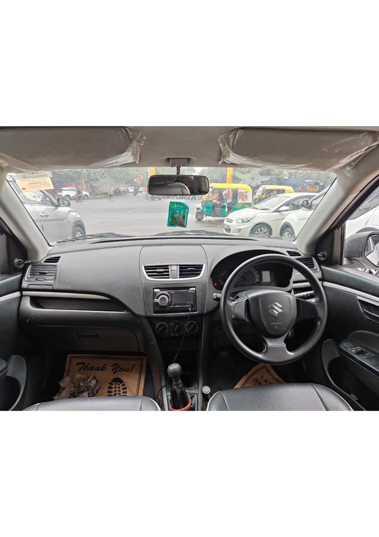 25,000 KMS MARUTI SWIFT LXI (O) PETROL (2017)