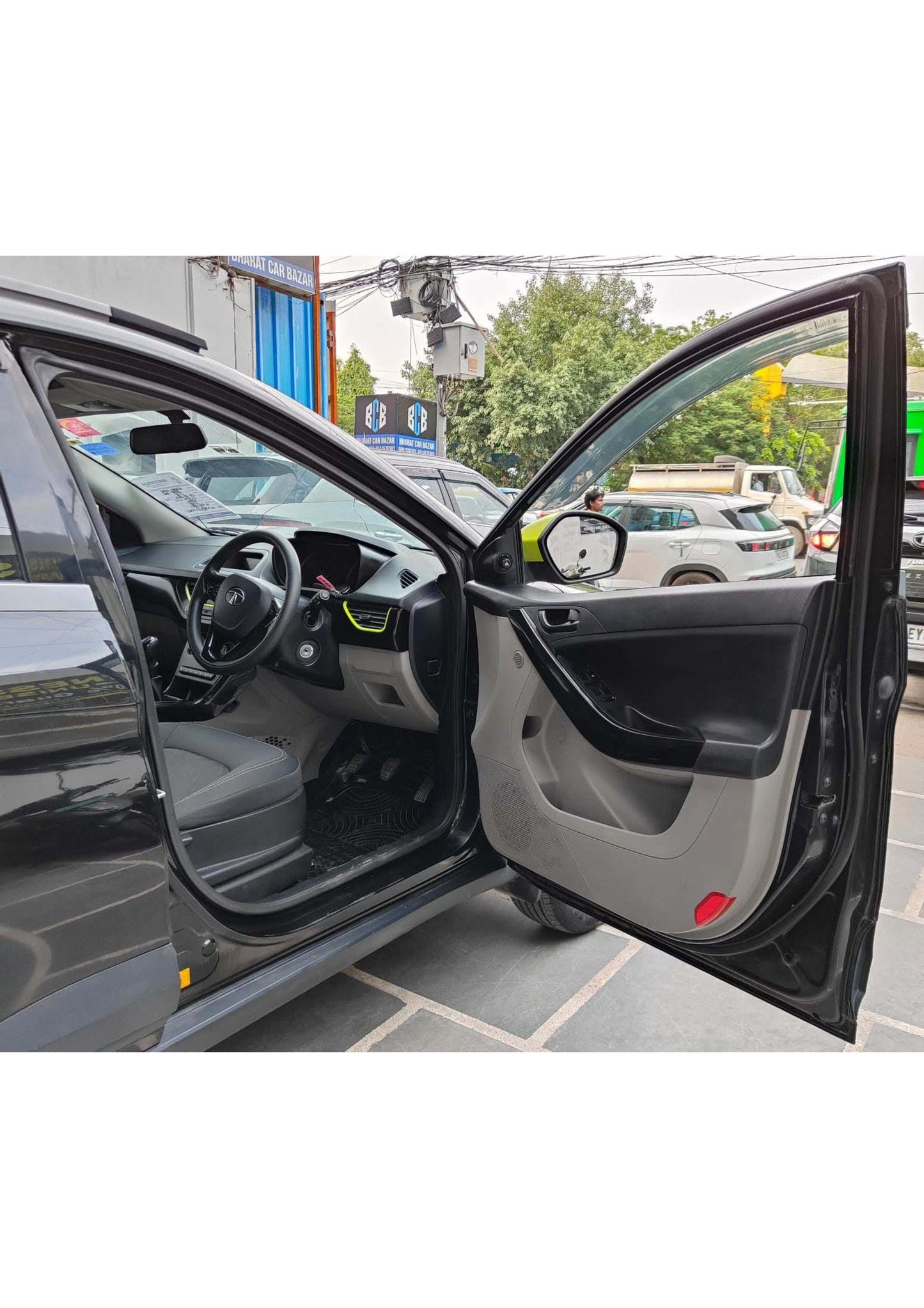 24,000 KMS TATA NEXON KRAZ PETROL (2019)