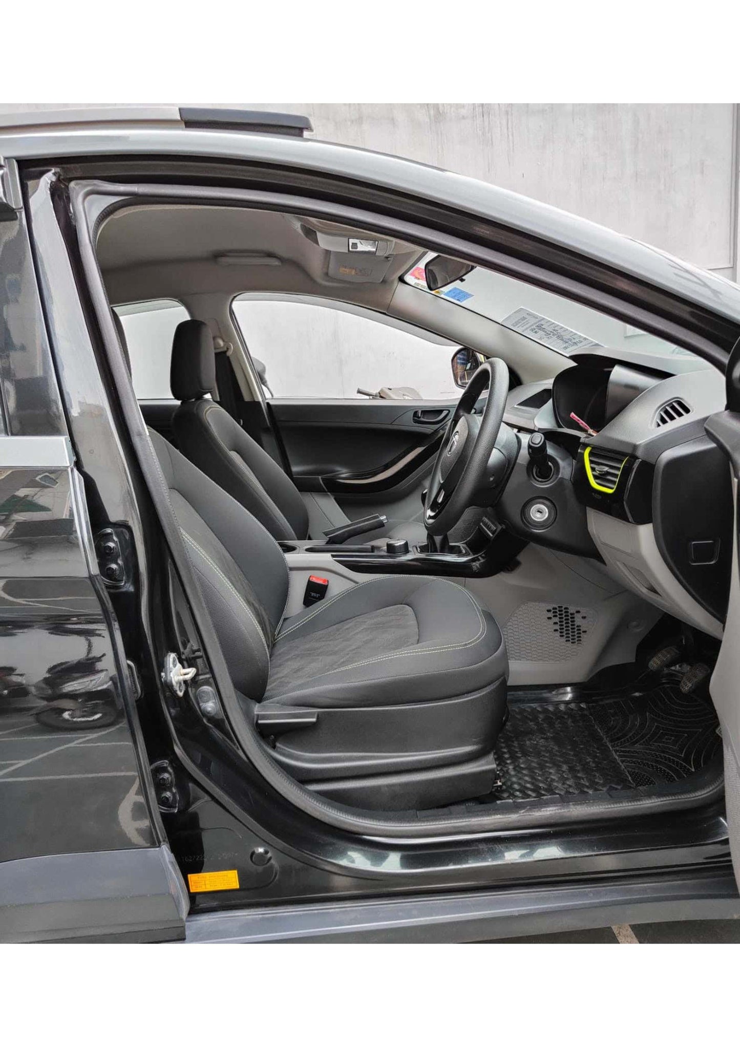 24,000 KMS TATA NEXON KRAZ PETROL (2019)
