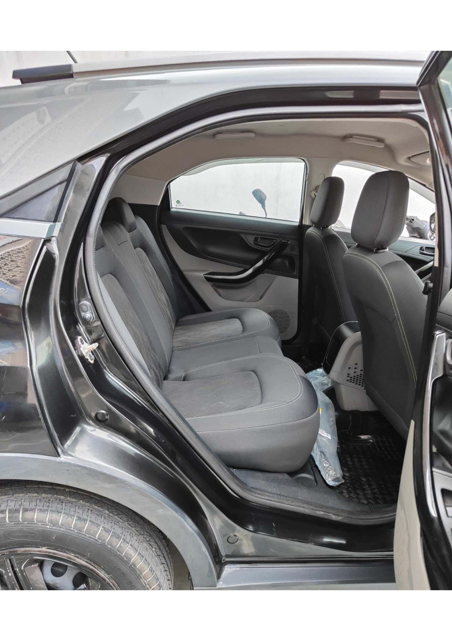 24,000 KMS TATA NEXON KRAZ PETROL (2019)