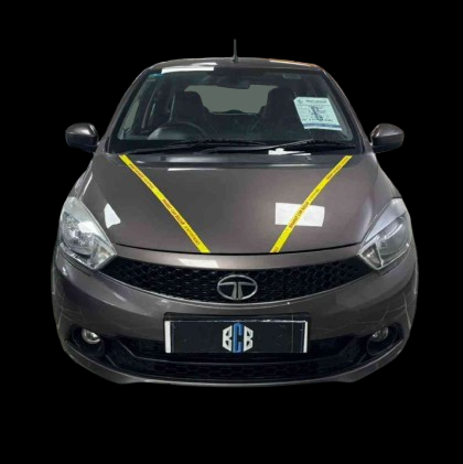 10,000 KMS TATA TIAGO XT (O) PETROL (2016)