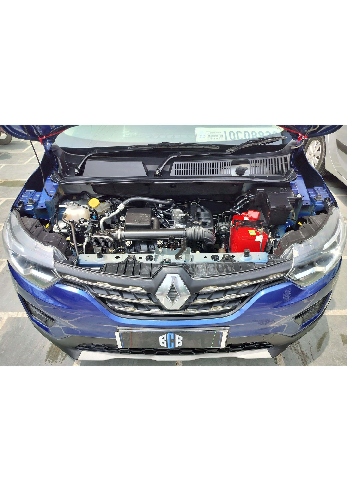 12,000 KMS RENAULT TRIBER RXT PETROL (2021)