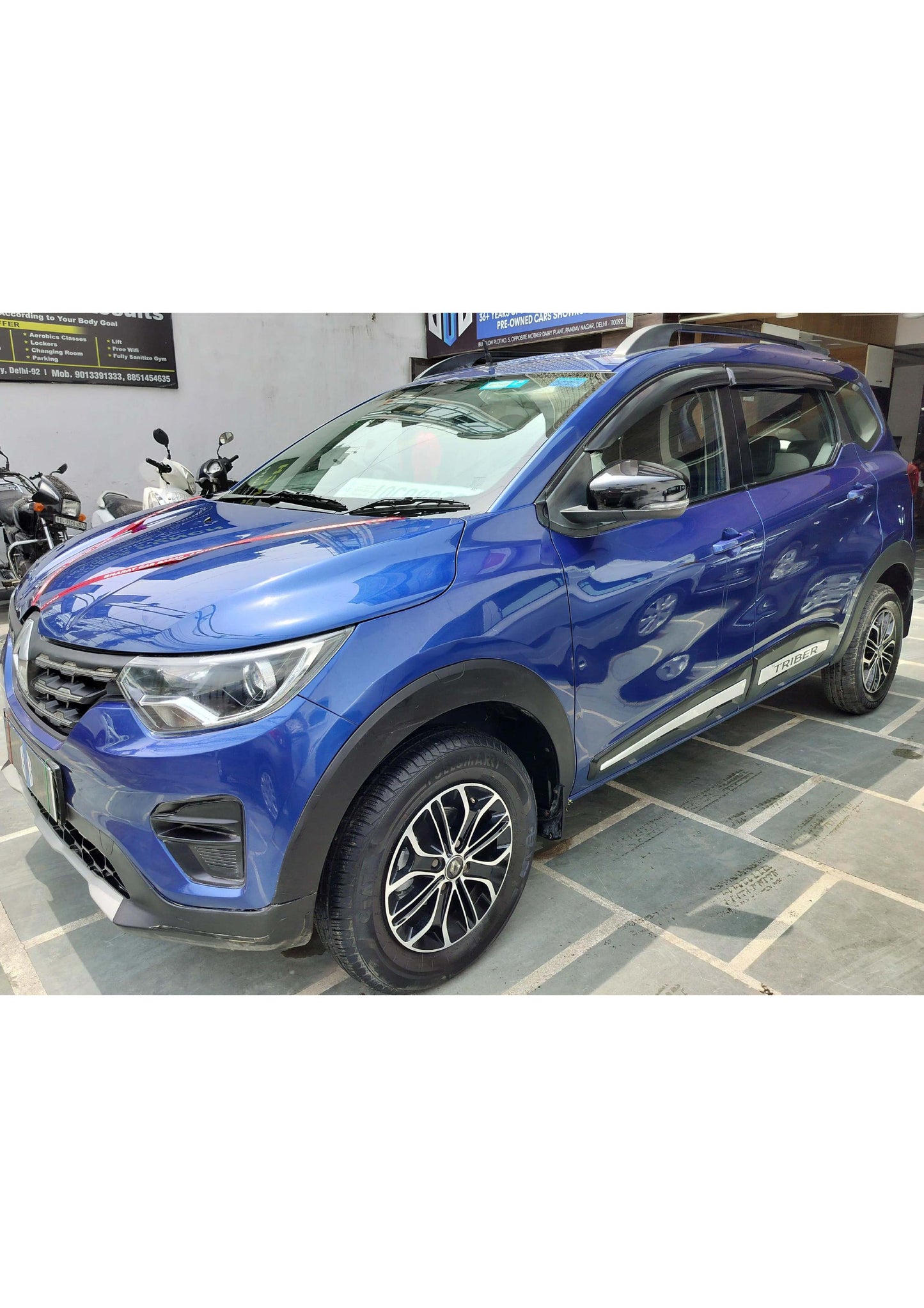 12,000 KMS RENAULT TRIBER RXT PETROL (2021)