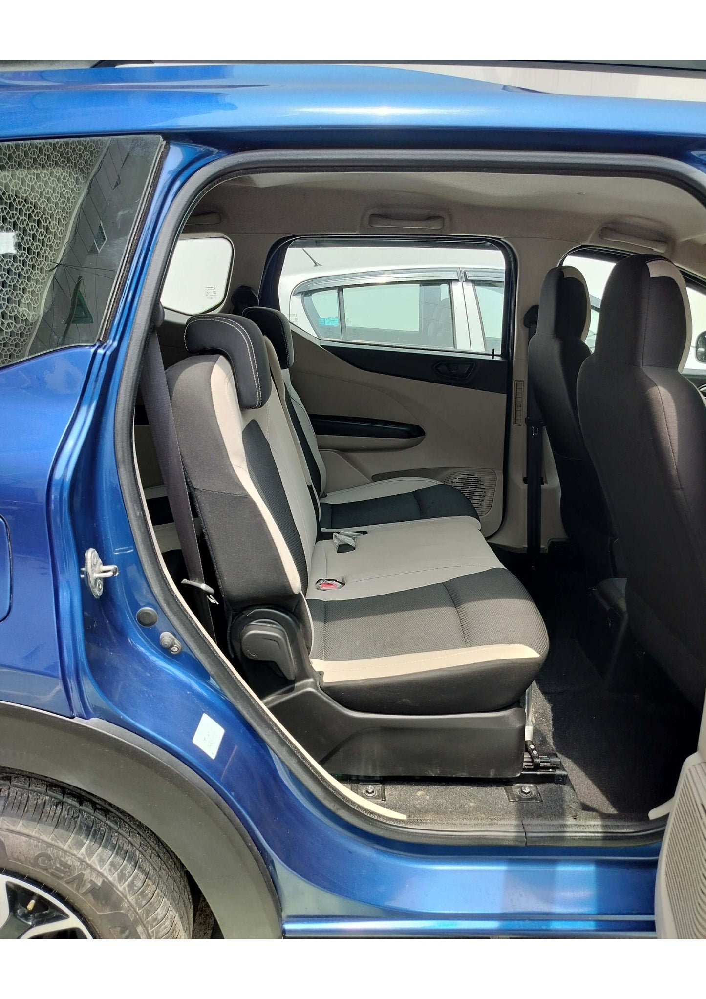 12,000 KMS RENAULT TRIBER RXT PETROL (2021)