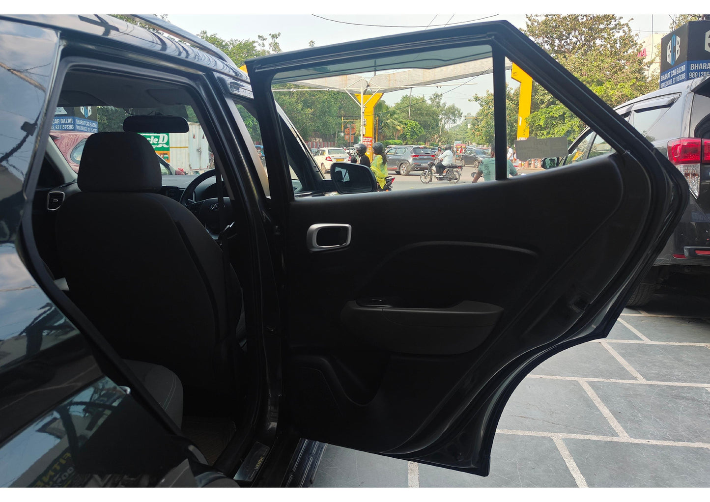 35,000 KMS HYUNDAI VENUE S 1.2 KAPPA PETROL (2019)