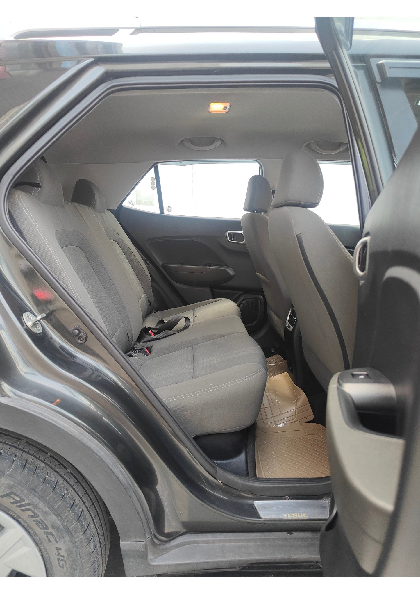 35,000 KMS HYUNDAI VENUE S 1.2 KAPPA PETROL (2019)
