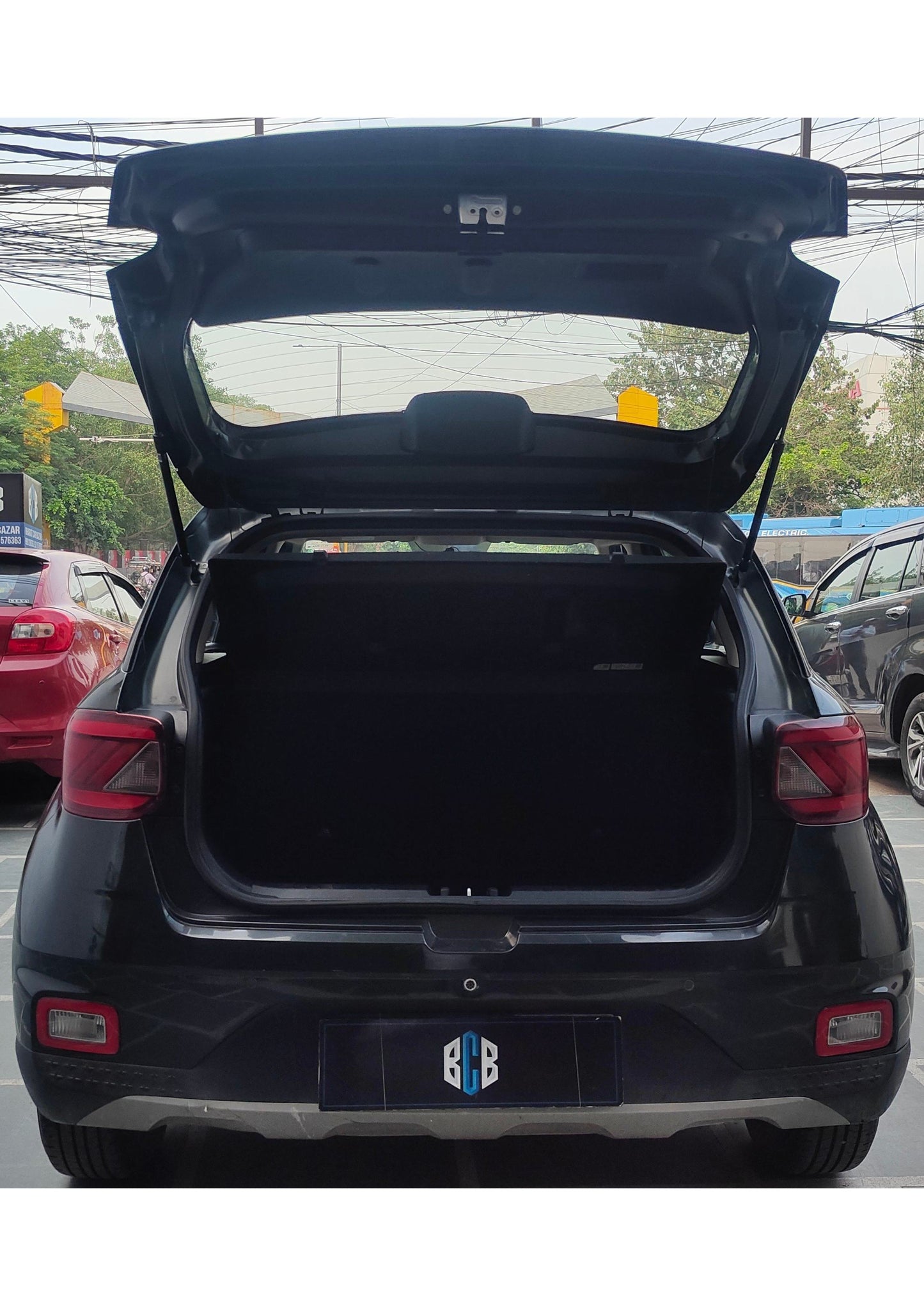 35,000 KMS HYUNDAI VENUE S 1.2 KAPPA PETROL (2019)