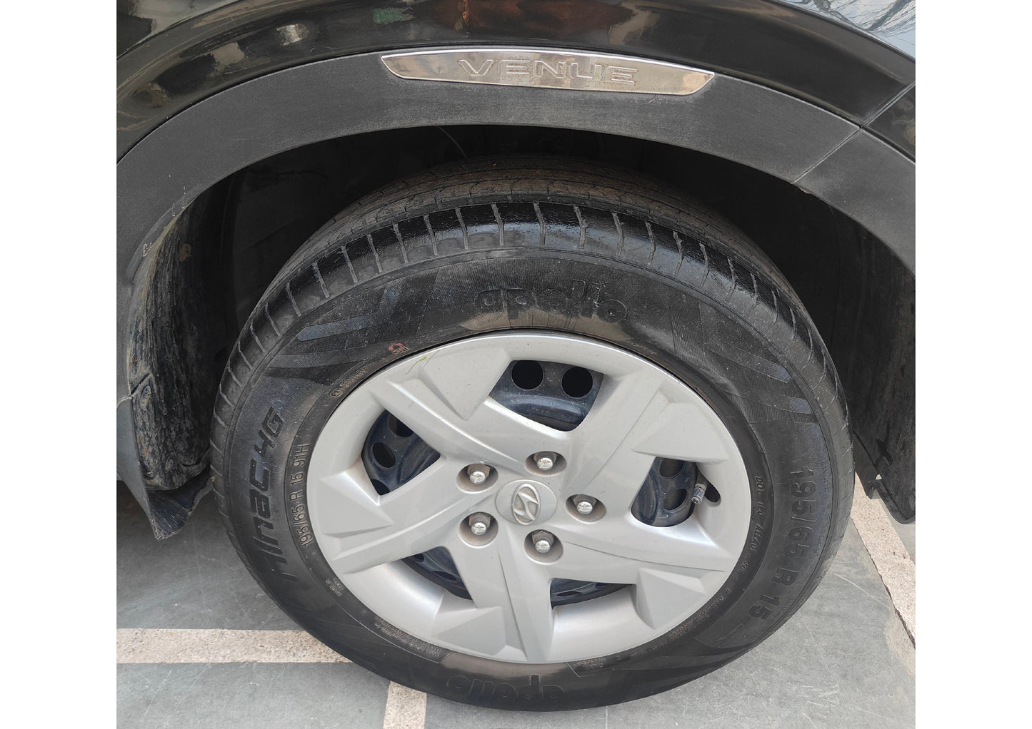 35,000 KMS HYUNDAI VENUE S 1.2 KAPPA PETROL (2019)