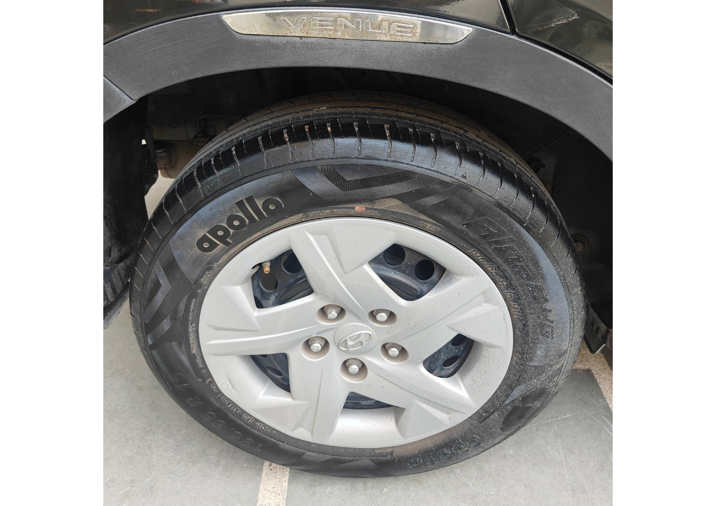 35,000 KMS HYUNDAI VENUE S 1.2 KAPPA PETROL (2019)