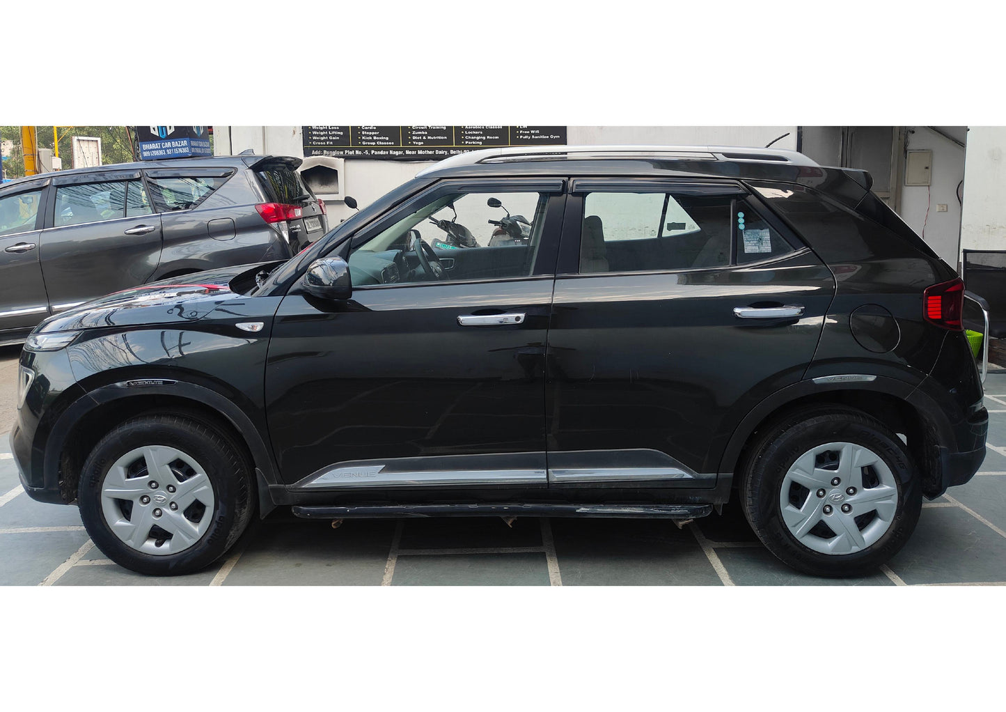 35,000 KMS HYUNDAI VENUE S 1.2 KAPPA PETROL (2019)