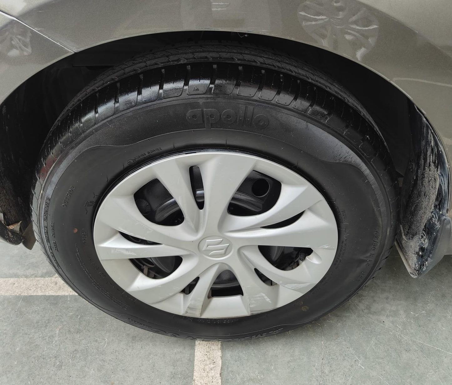 11,000 KMS MARUTI SWIFT VXI PETROL (2024)
