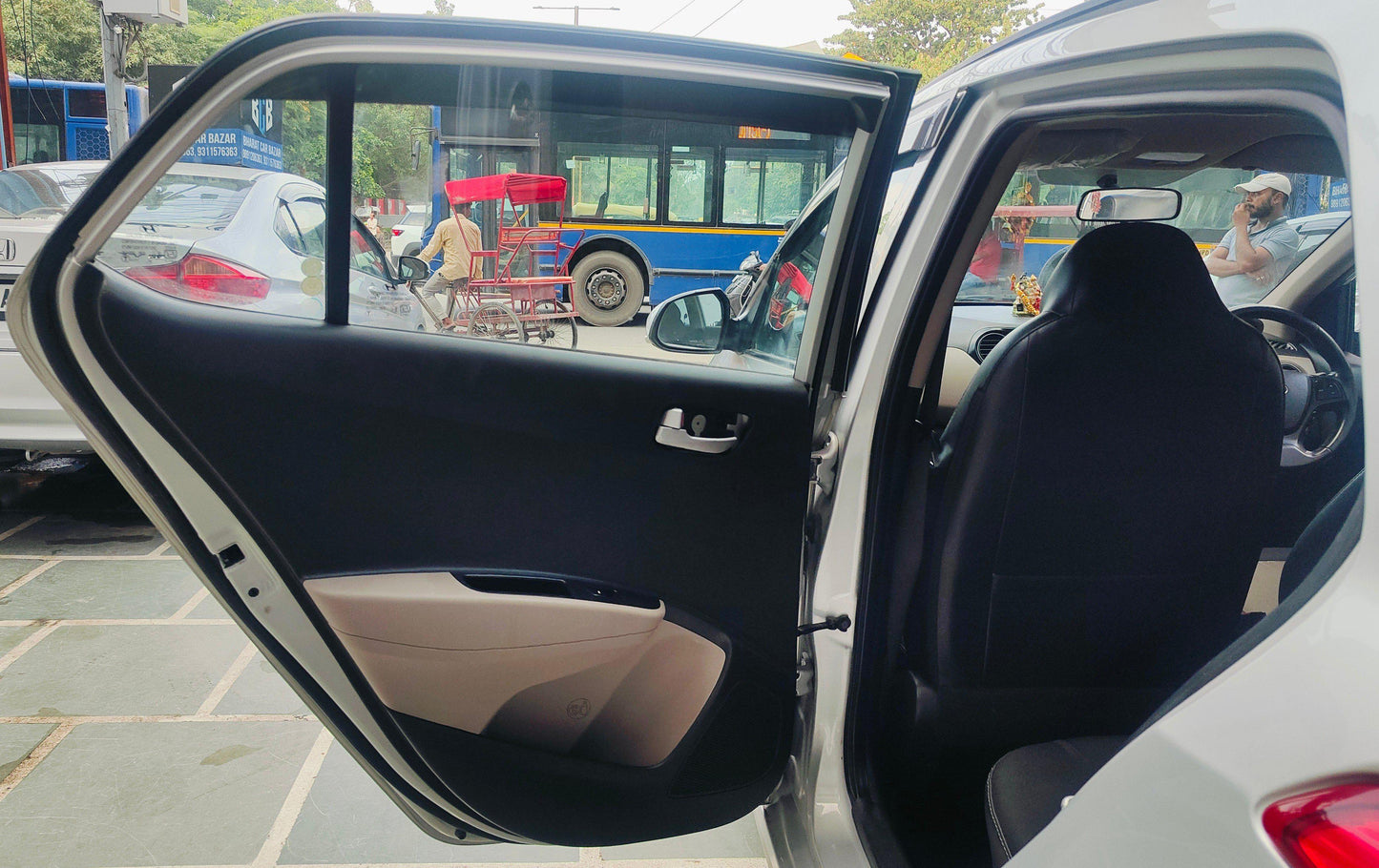 23,000 KMS HYUNDAI GRAND I10 ASTA PETROL (2014)