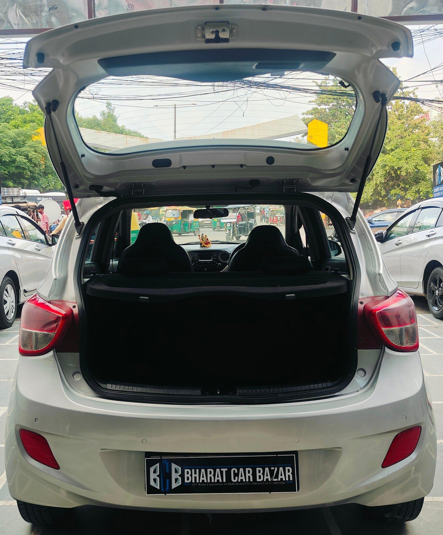 23,000 KMS HYUNDAI GRAND I10 ASTA PETROL (2014)