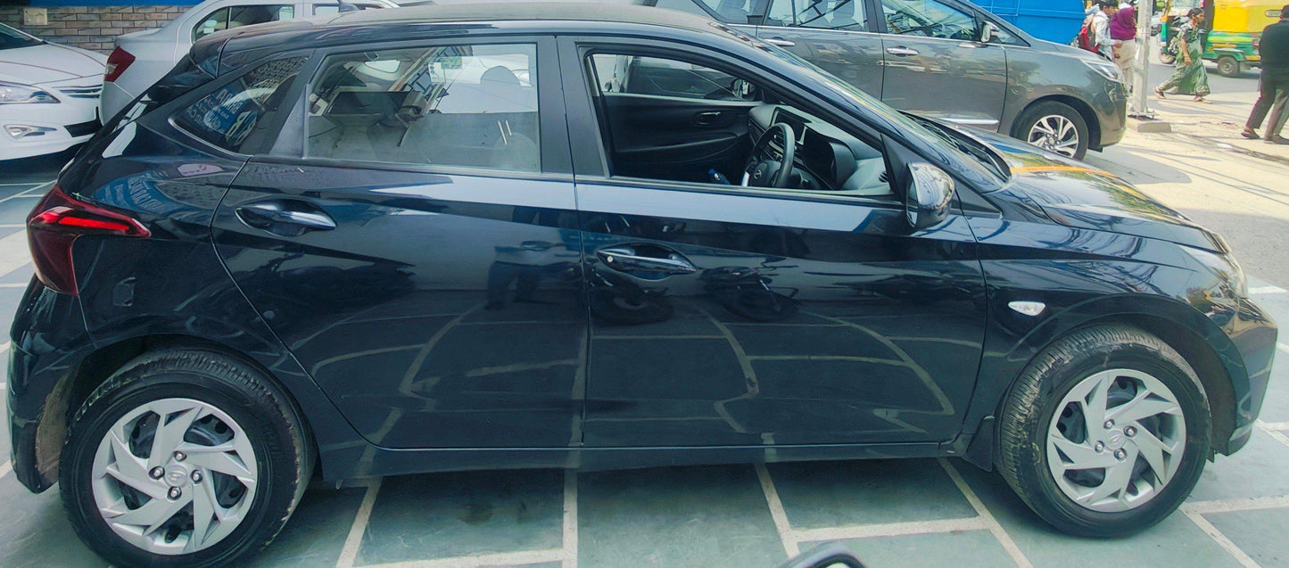 8600 KMS HYUNDAI I20 MAGNA PETROL (2021)