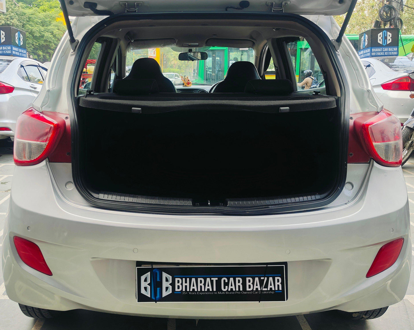 23,000 KMS HYUNDAI GRAND I10 ASTA PETROL (2014)