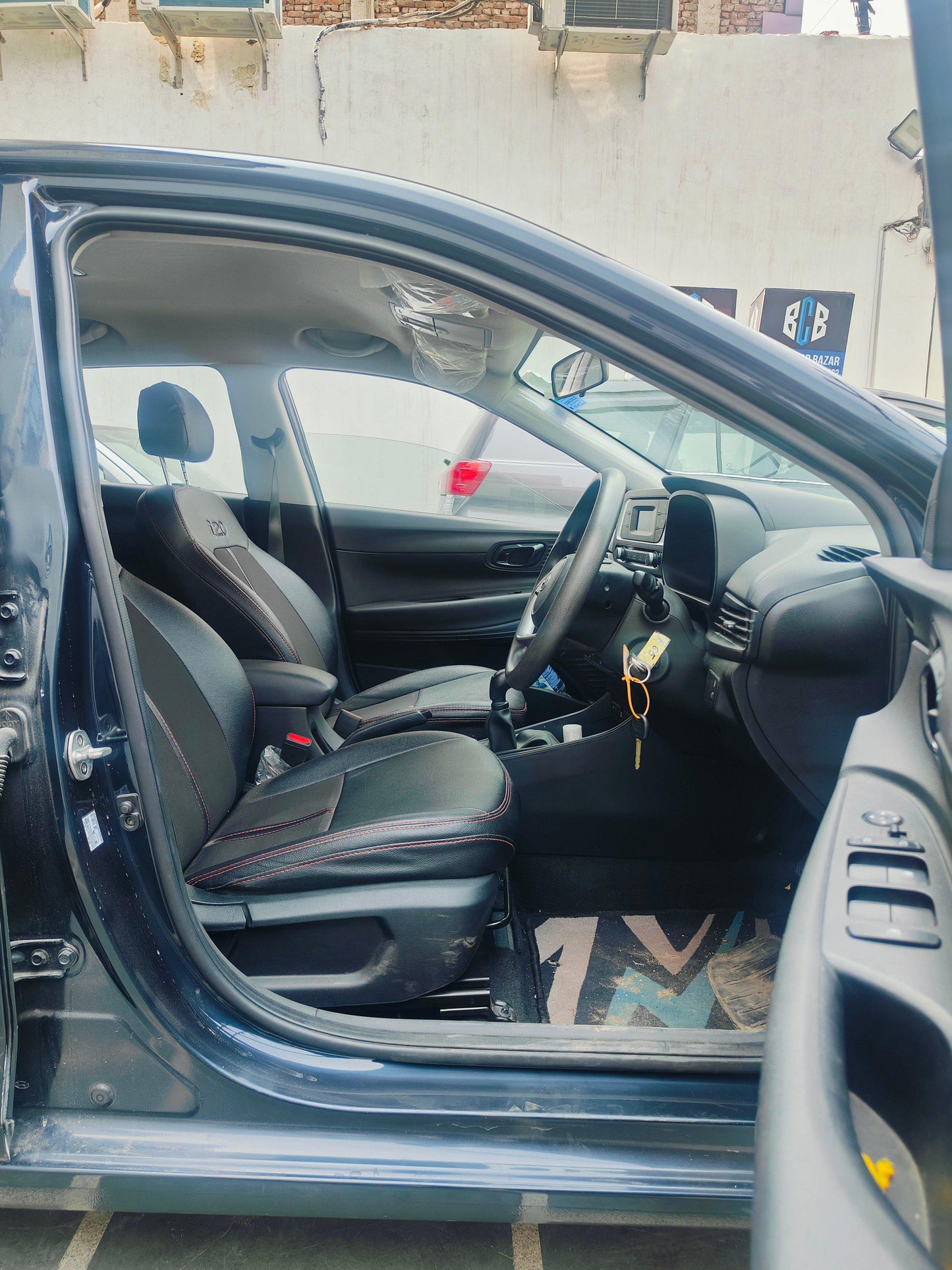 8600 KMS HYUNDAI I20 MAGNA PETROL (2021)