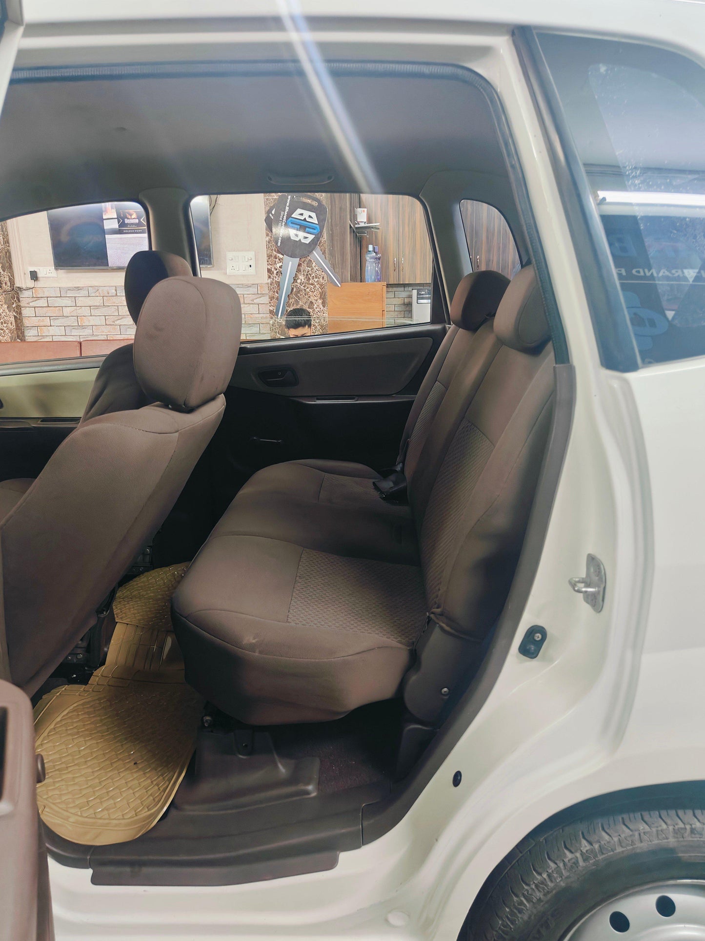 MARUTI ZEN ESTILO LXI PETROL (2010)