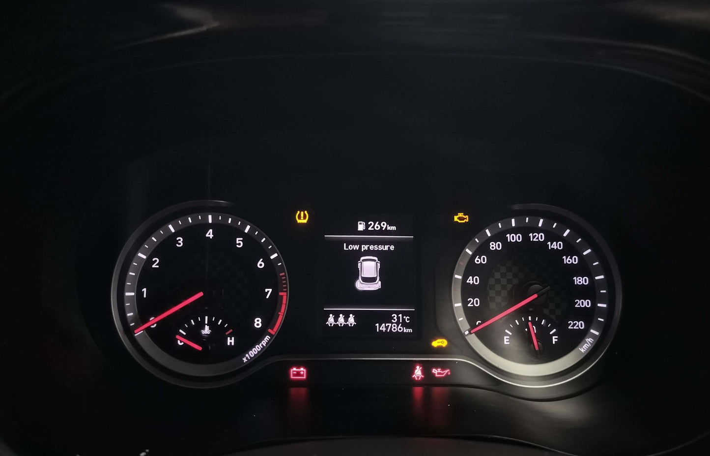 14,000 KMS GRAND I10 NIOS SPORTZ PETROL (2024)