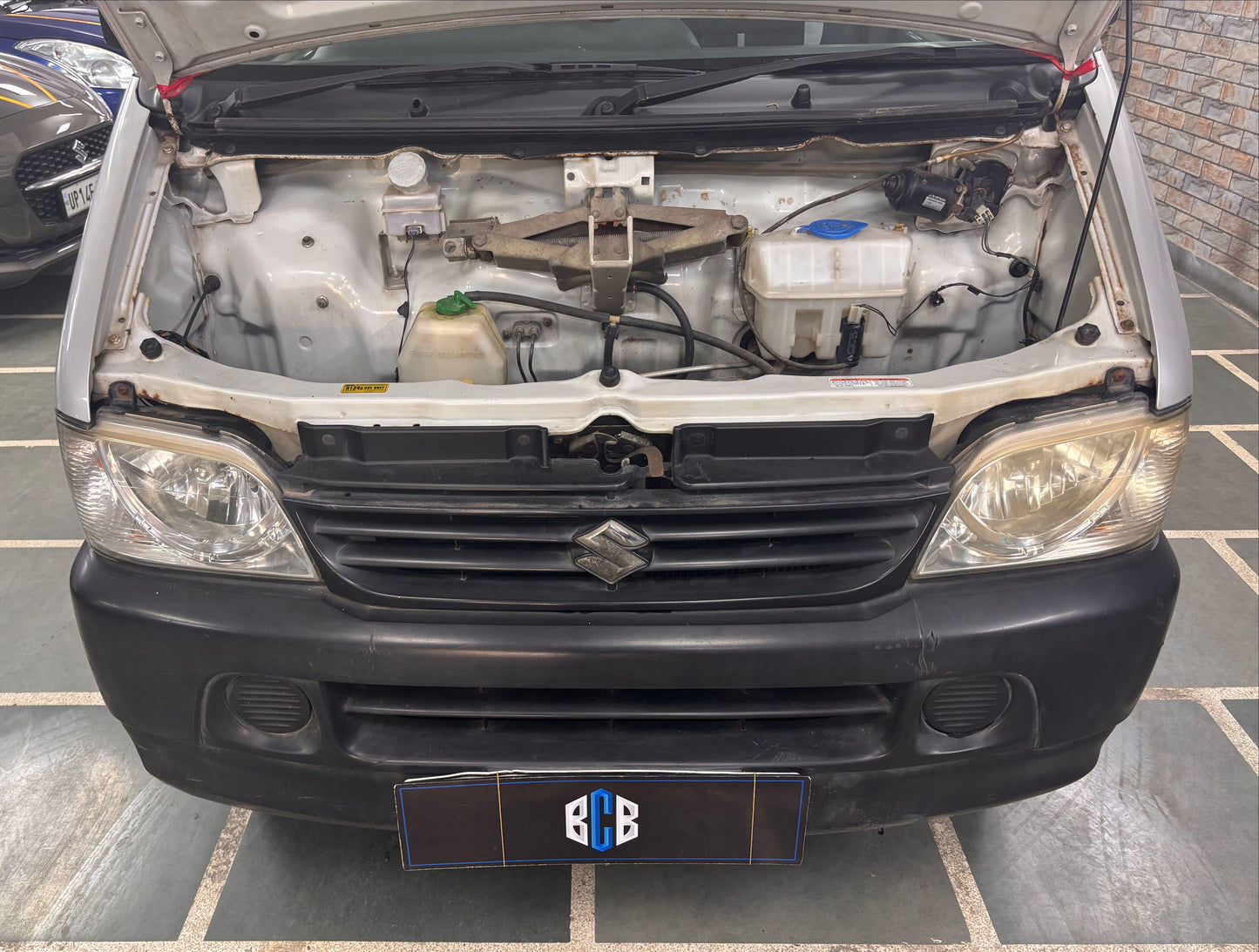 37,000 KMS MARUTI EECO 5STR PETROL (2011)