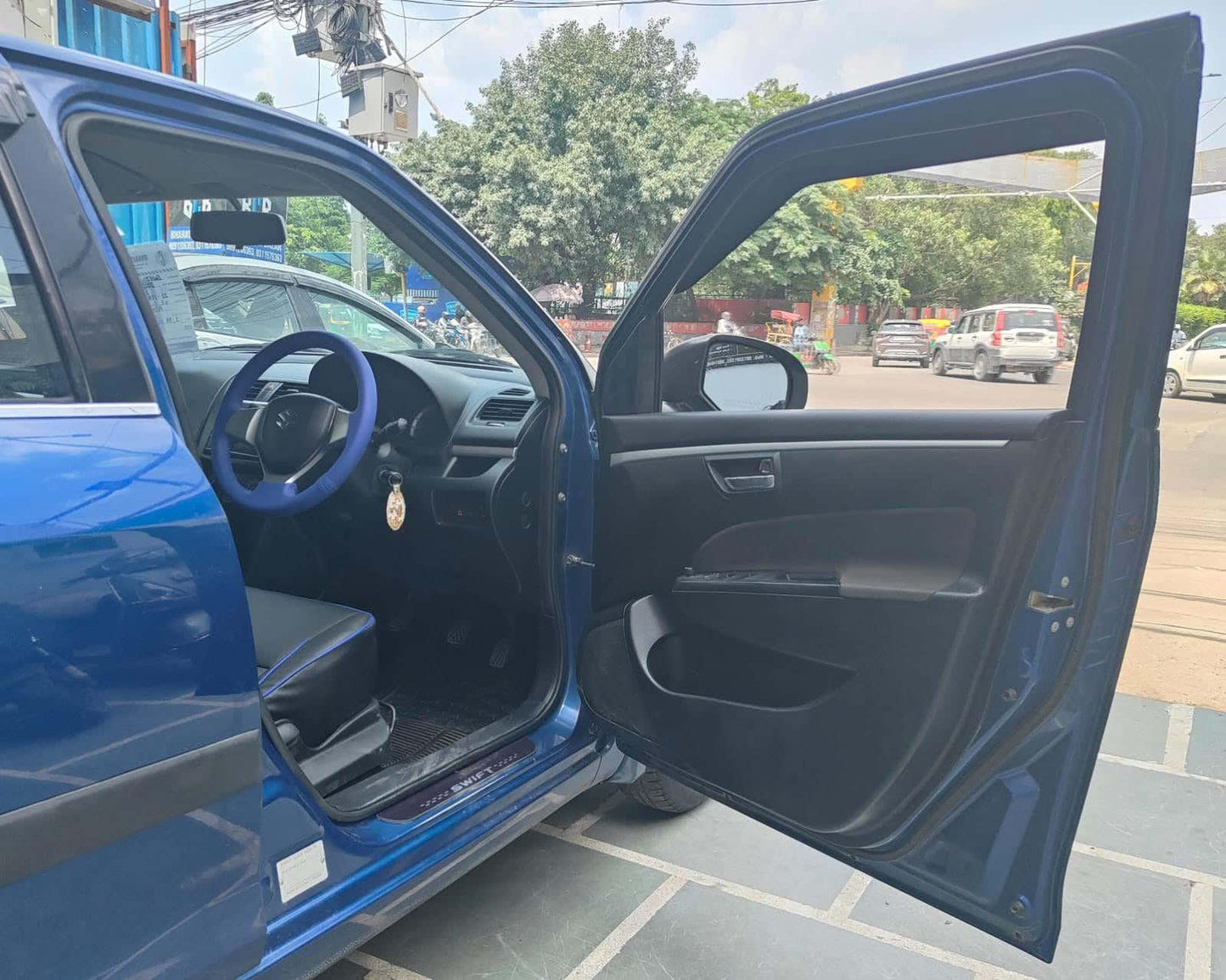 MARUTI SWIFT VXI PETROL (2012)