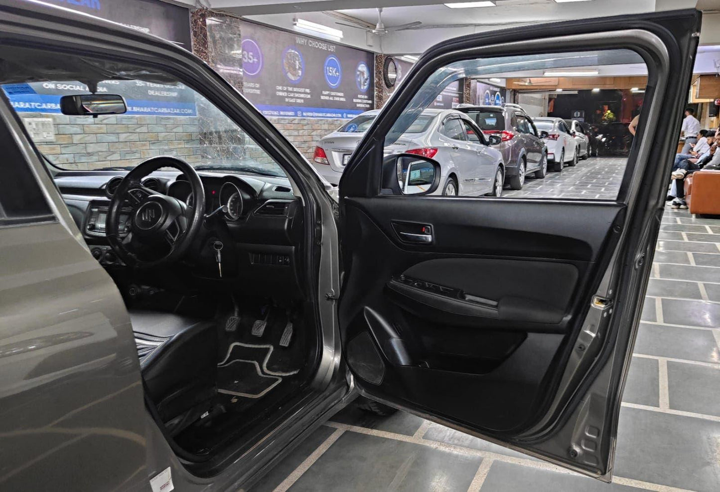 33,000 KMS MARUTI SWIFT VXI PETROL (2018)
