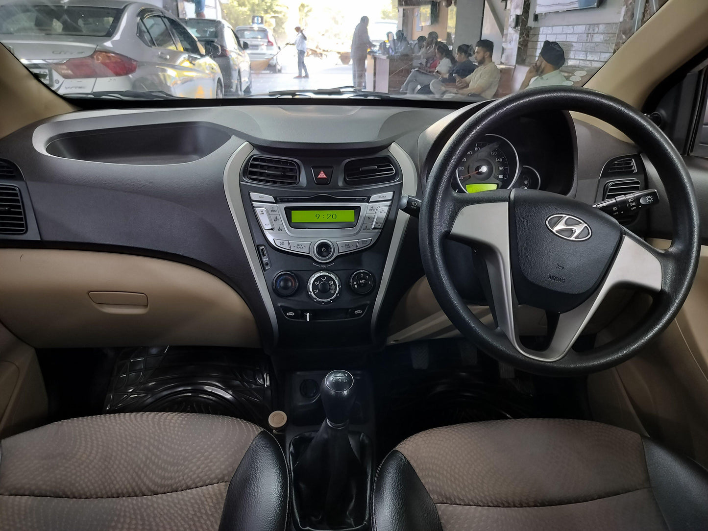 17,000 KMS HYUNDAI EON SPORTZ PETROL (2015)
