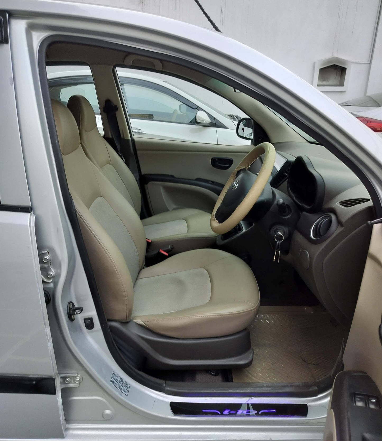 28,000 KMS HYUNDAI I10 ERA PETROL (2013)