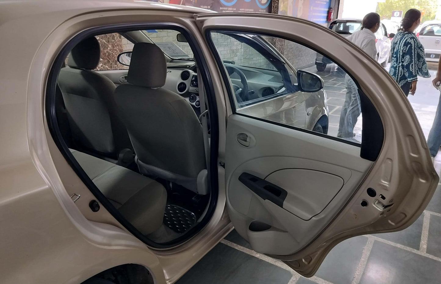 46,000 KMS TOYOTA ETIOS LIVA PETROL (2015)