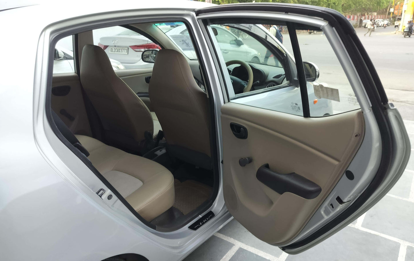 28,000 KMS HYUNDAI I10 ERA PETROL (2013)