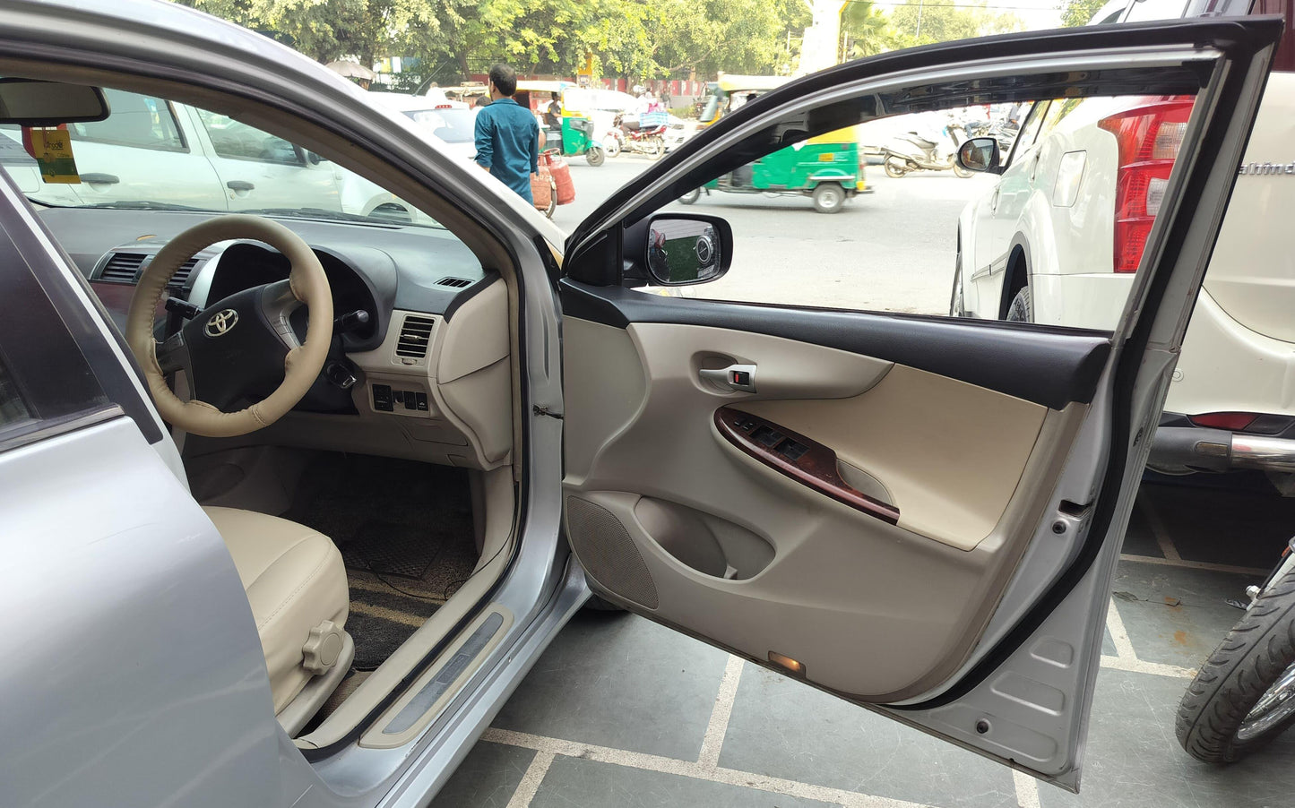 COROLLA ALTIS 1.8 G HB PETROL (2013)