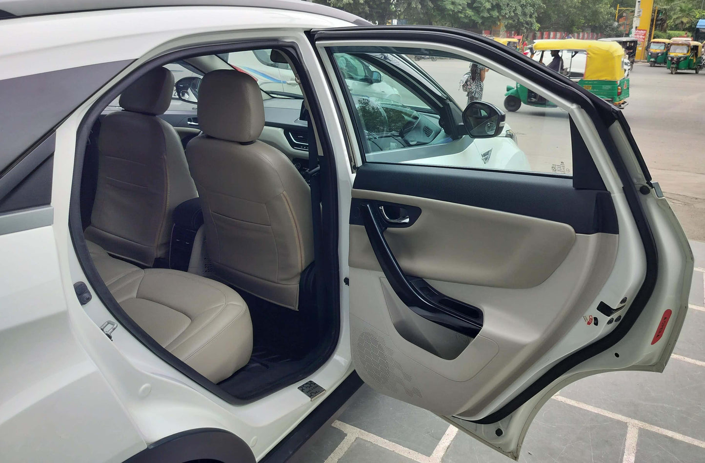 39,000 KMS TATA NEXON XZ+ 1.2 PETROL (2021)