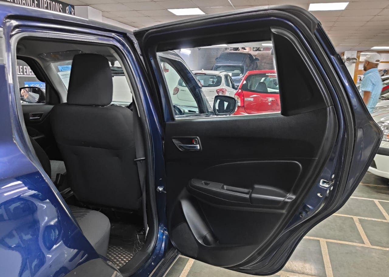 15,000 KMS MARUTI SWIFT VXI PETROL (2018)