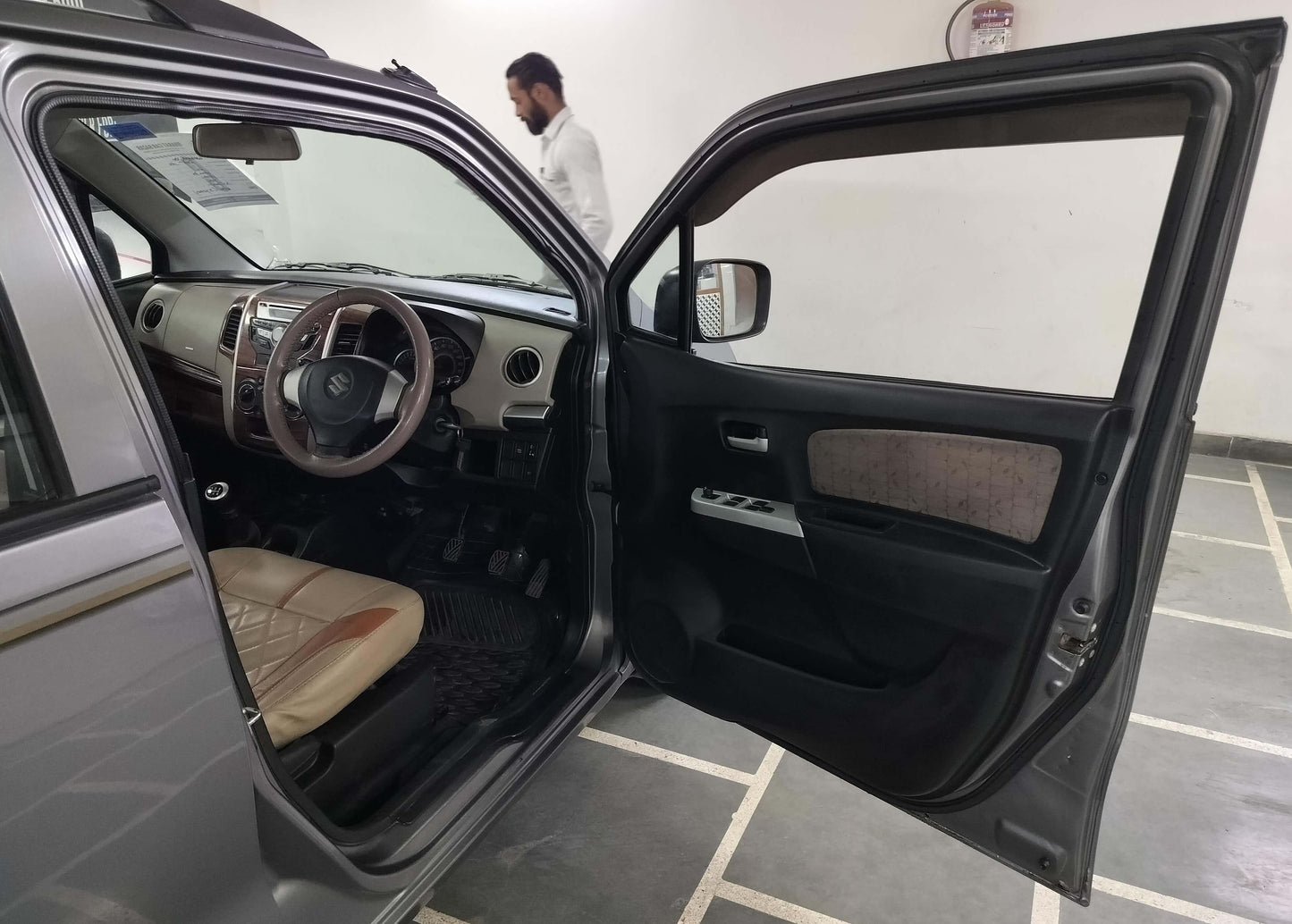 41,000 KMS MARUTI WAGONR VXI PETROL (2015)
