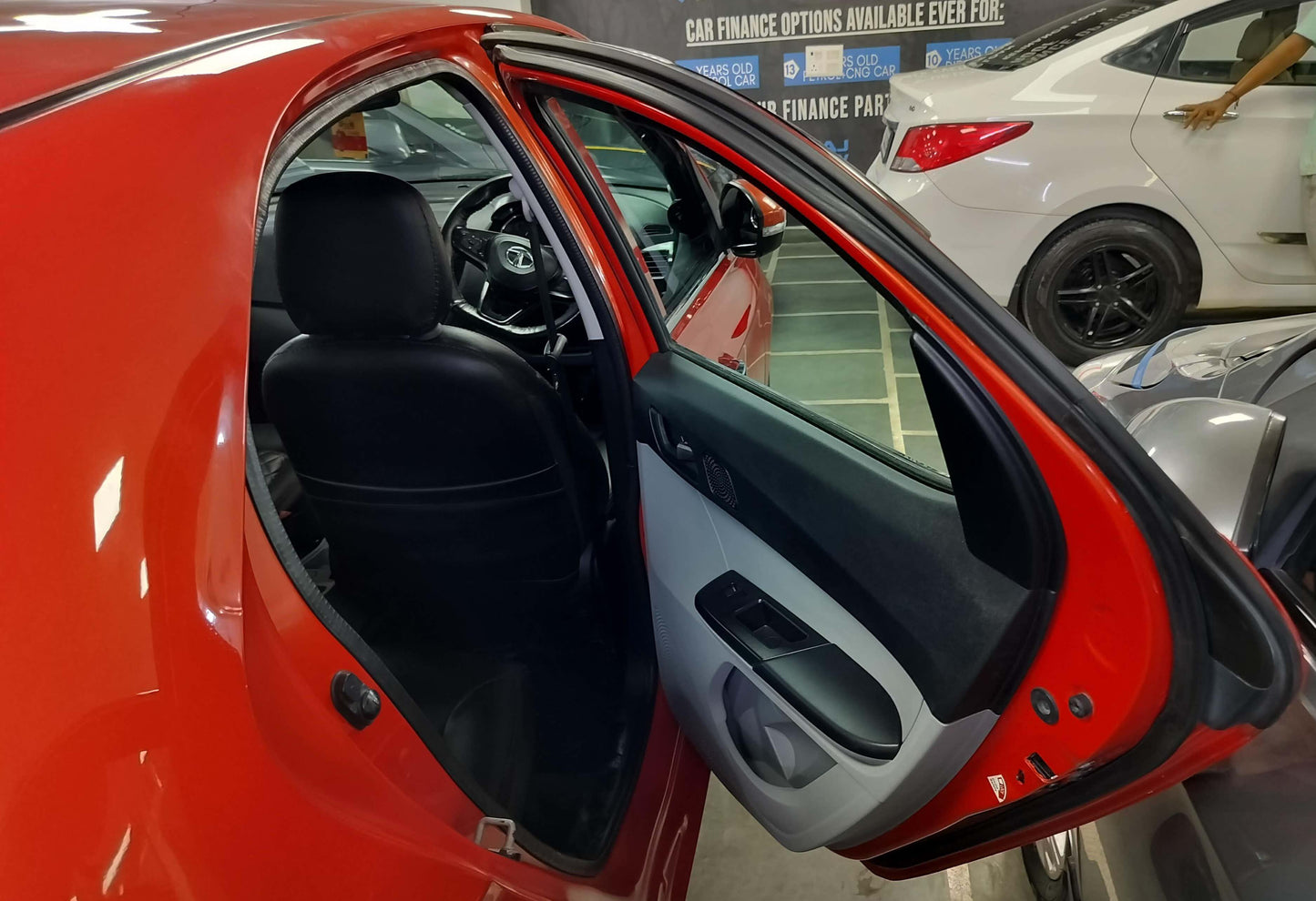 19,000 KMS TATA TIAGO XT 1.2 PETROL (2020)