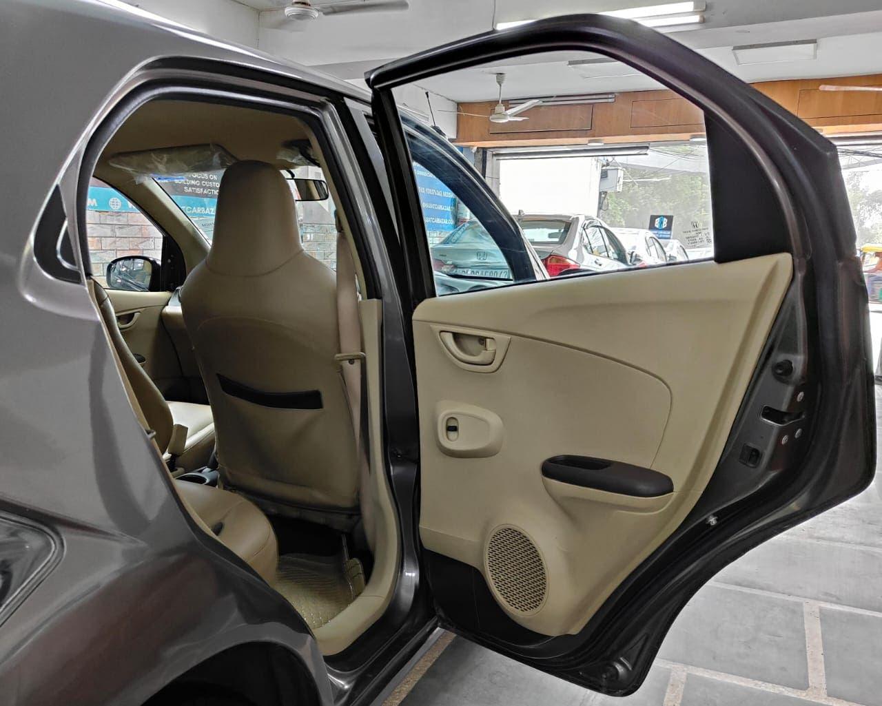 HONDA BRIO S (O) PETROL (2012)